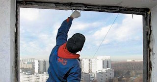 Демонтаж остекления балкона в Армавире - цена от 564 руб. - Сварной-Рмв